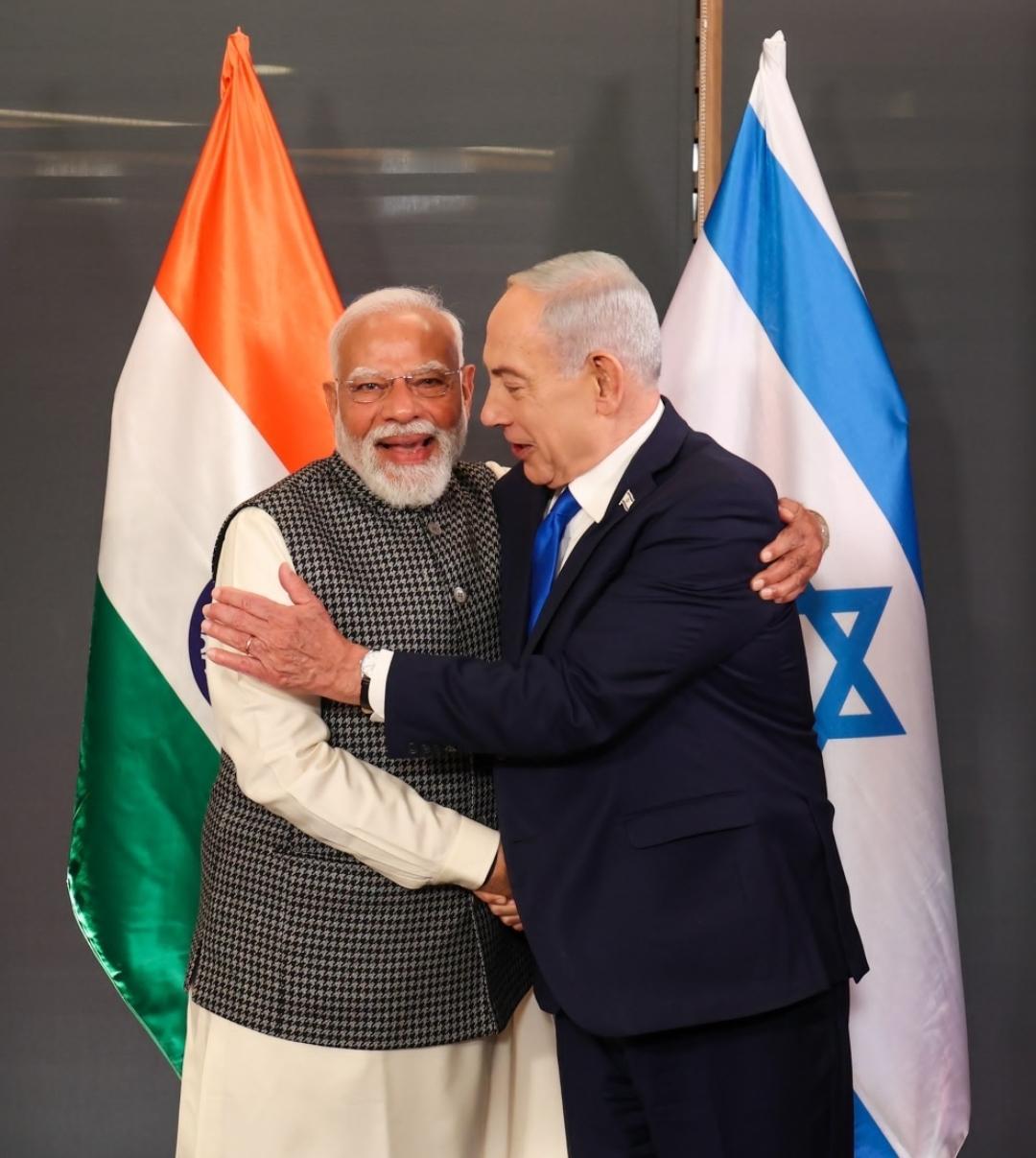 2月25日，莫迪落地以色列开启正式访问，内塔尼亚胡及其夫人在机场亲自迎接，展现出