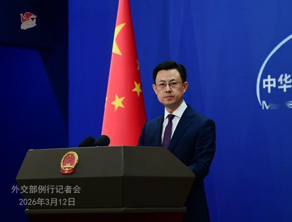 据报道由于中东地区战事持续，霍尔木兹海峡交通中断，中国炼油厂已被要求暂停石油出口