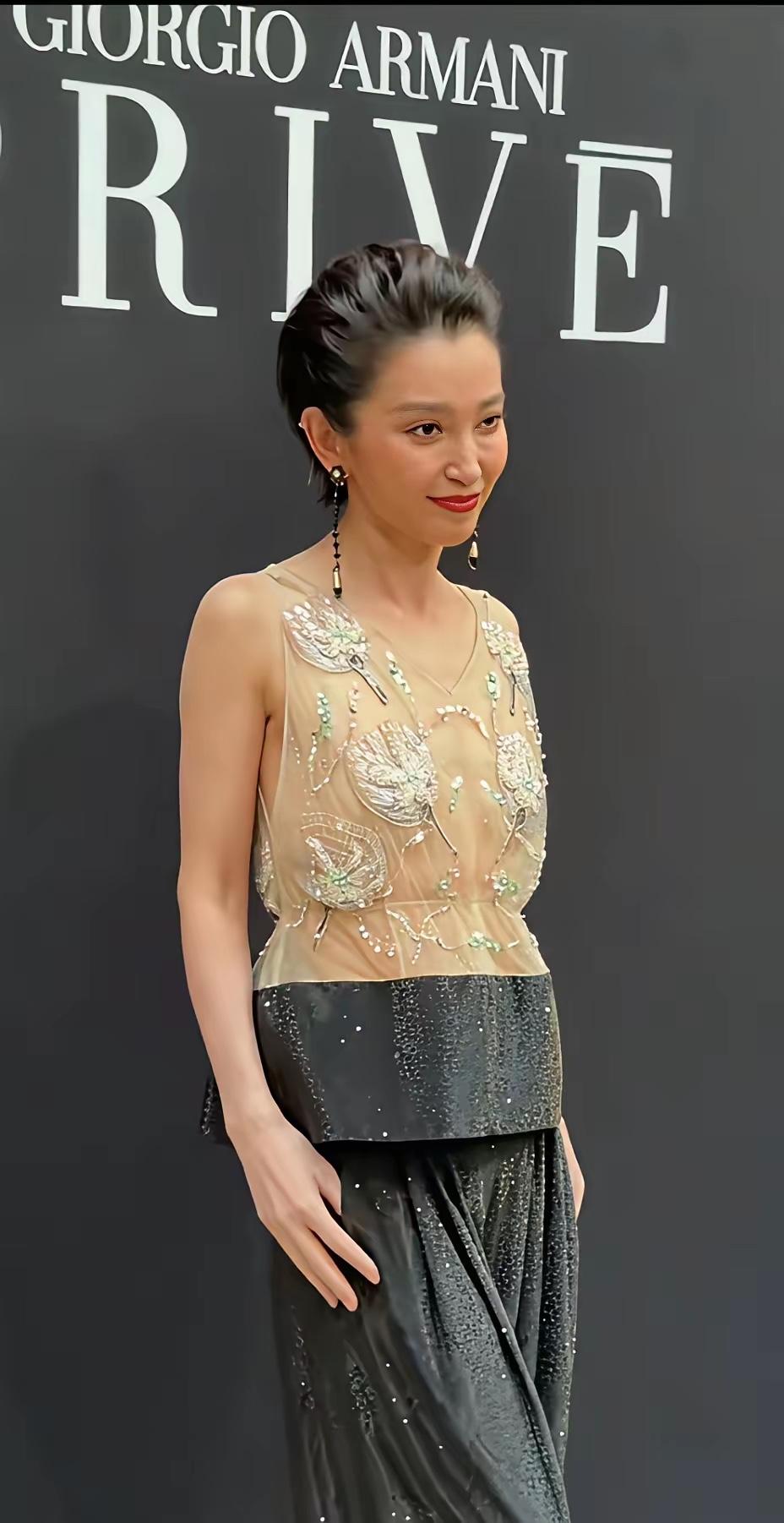 天呐，差点没认出来，美人迟暮，我们的女神也老了。