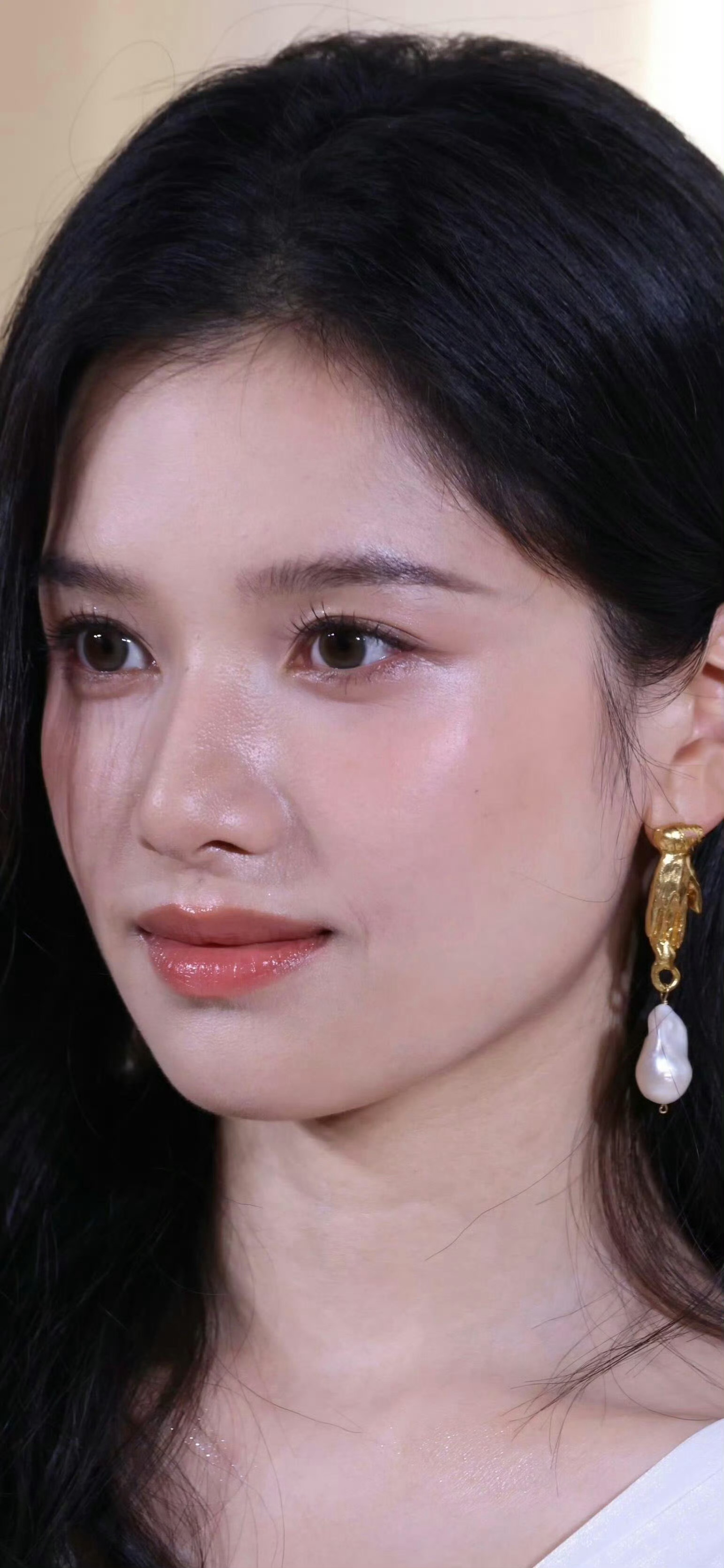 张婧仪的油脸真吸睛 