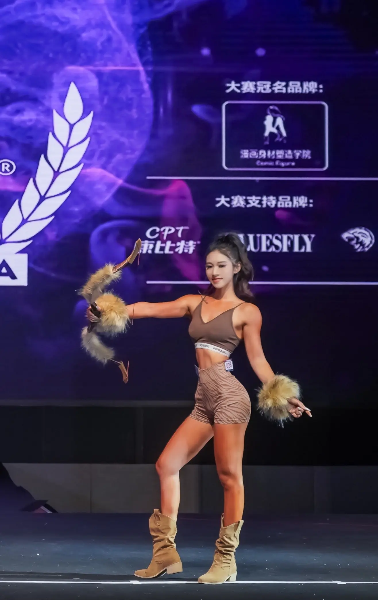 平时的努力只为这一刻🧍‍♀️ 什么是健身模特？我为什么喜欢健身模特这...