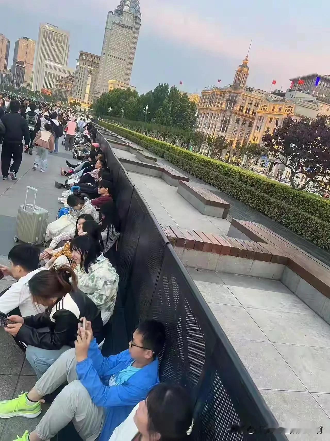 [赞][赞][赞]上海的城市管理，人文关怀走在全国的前列
