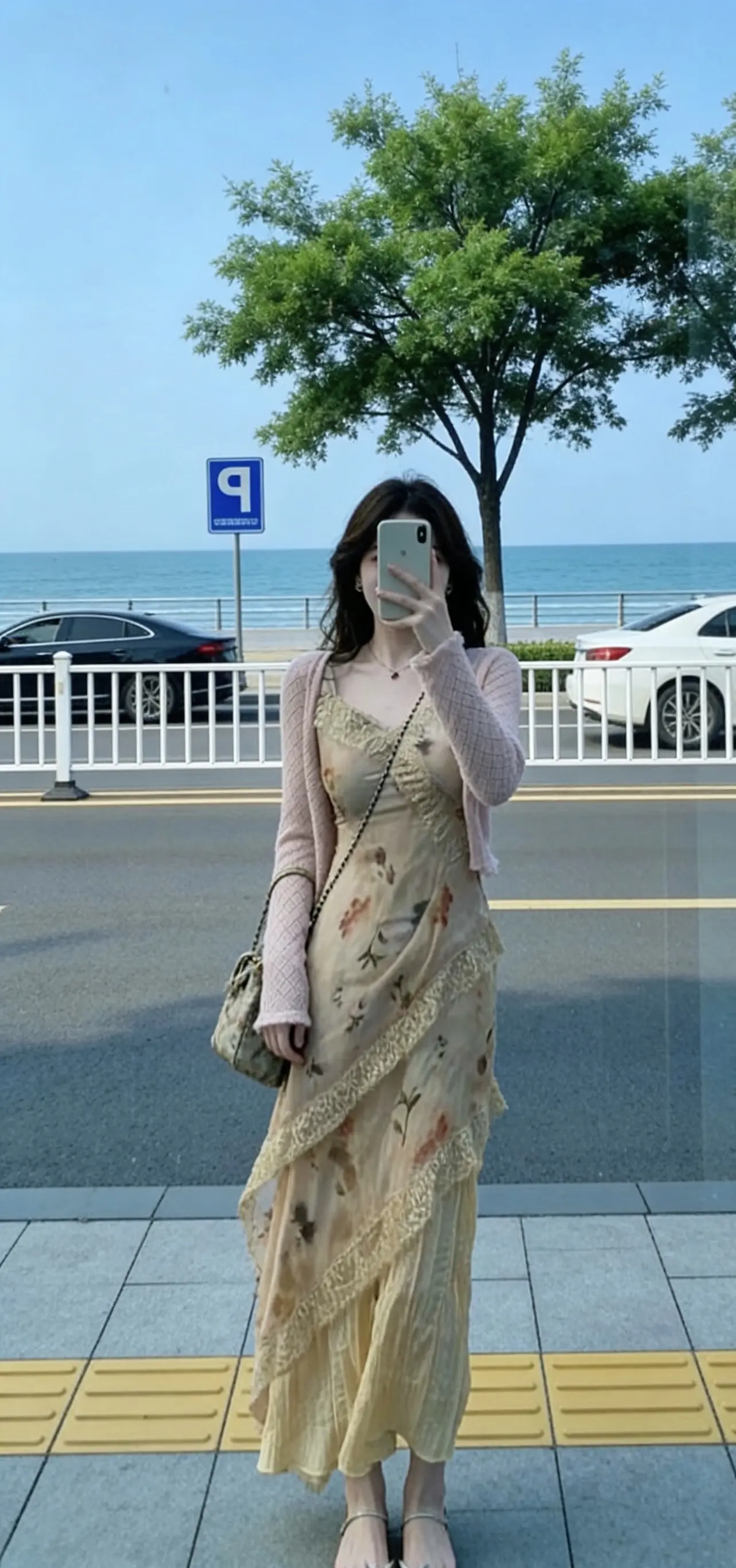 “生活没有同花顺，         人生的底牌永远是自己”