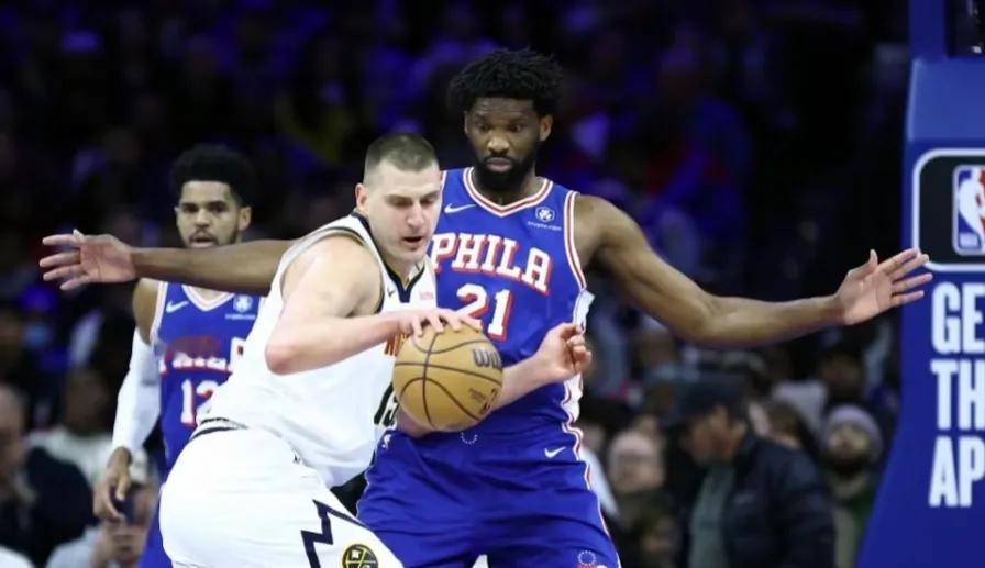 本赛季NBA前五中锋:

第一:恩比德

第二:约基奇

第三:浓眉

第四:字