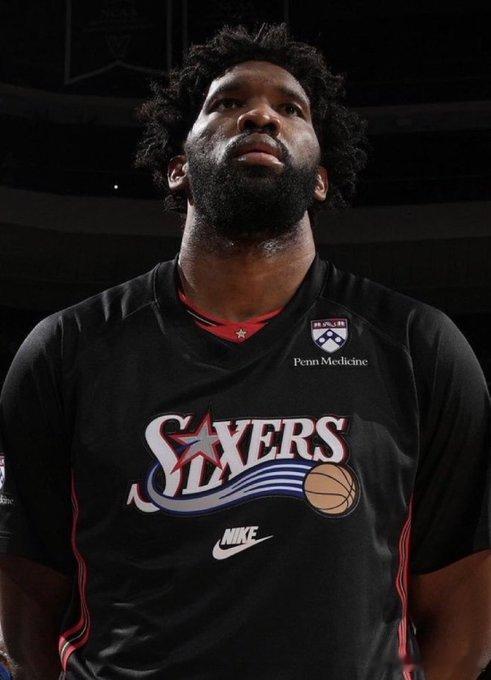 76人战胜鹈鹕76人三幻神杀死比赛 恩比德40分11篮板，这是他最近两个赛季第一