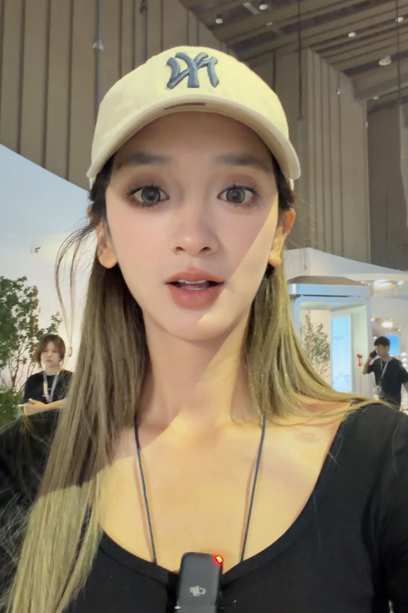 没人夸吗 我自己来 今天好漂亮