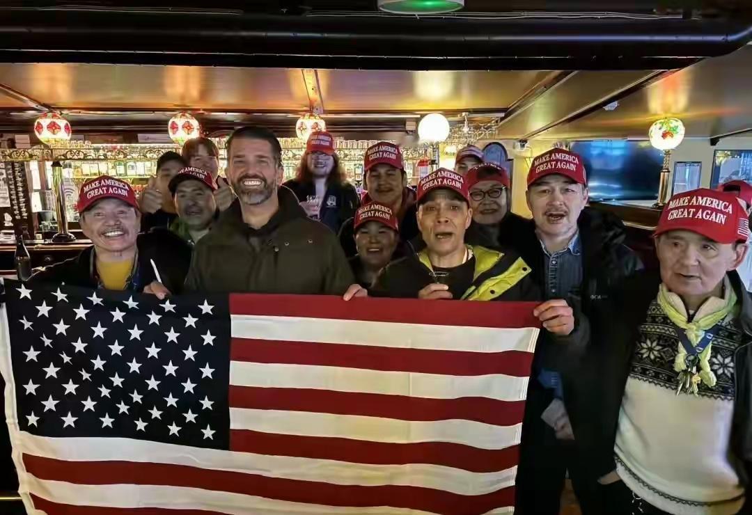 特朗普再谈格陵兰问题 还提到中国 特朗普又开始折腾格陵兰问题，还把中国扯进来，真