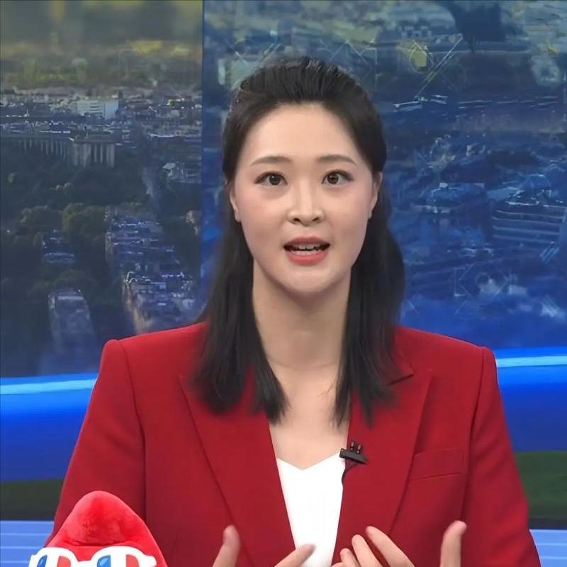 男排败北：惠若琪觉得“3个教训”可谓深刻

首先，直到第三局，阵容才起作用，遏制
