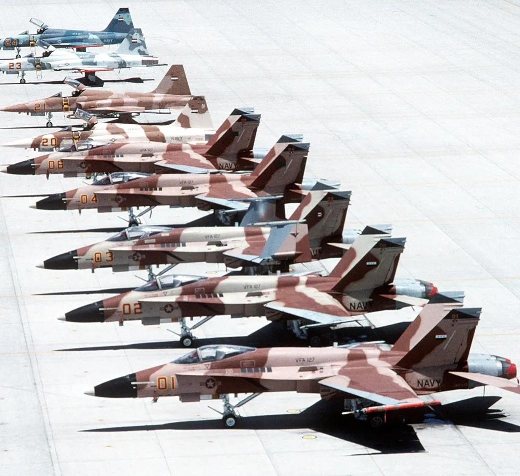 卡塔尔参战
卡塔尔军方3月2日晚宣布击落两架伊朗苏-24战斗轰炸机，并拦截7枚弹