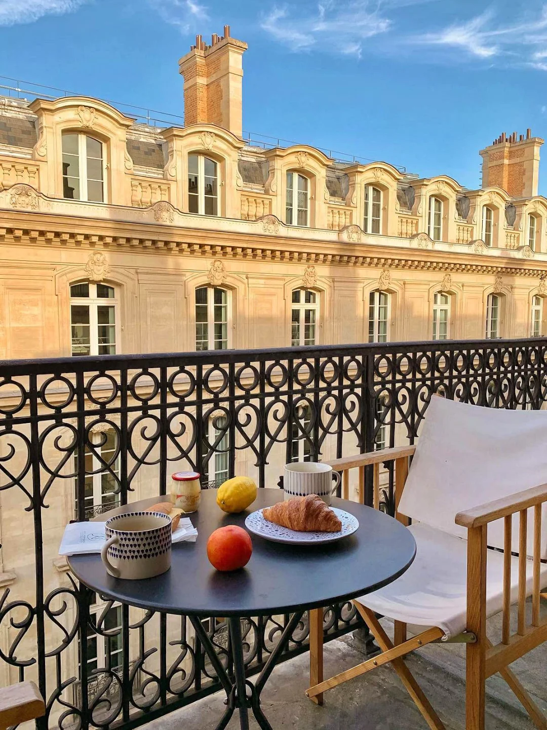 巴黎卢浮宫旁📖这就是梦想中的法式民宿呀！