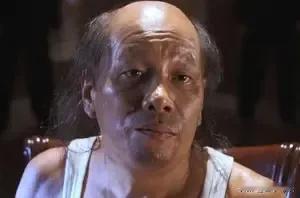 一代功夫巨星陨落！曾在《功夫》中饰演“火云邪神”的梁小龙于近日离世，享年77岁。