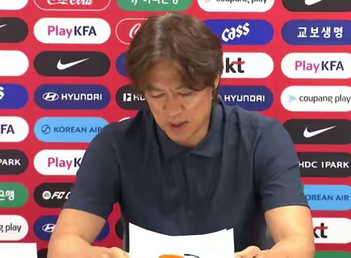 韩国队主帅洪明甫辞任国家队主帅的消息引爆全网。
听听董路 的评论。
对中国足球 