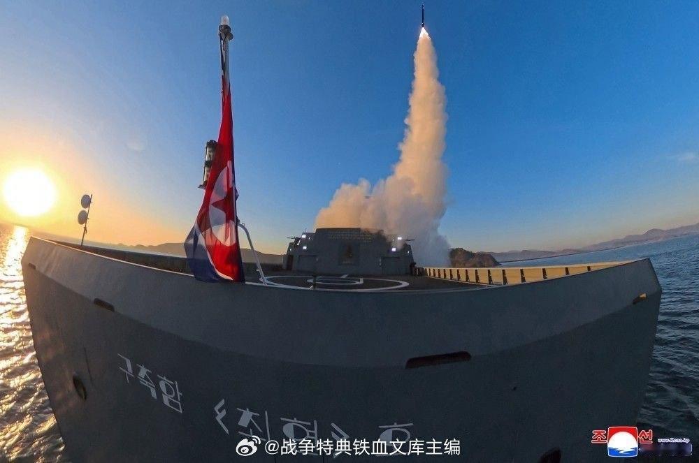 朝鲜首艘导弹驱逐舰 “崔贤号”（51型）进行了又一轮武器与系统测试。该舰是朝鲜人