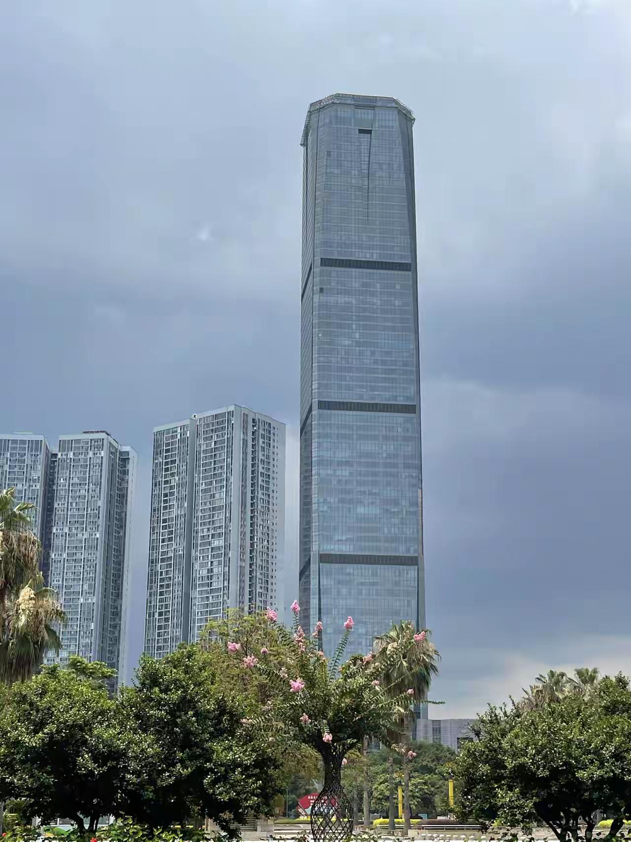 广西柳州地王大厦，广西第二大城市，曾经的广西第二高楼，柳州第一高楼。柳州地王大厦