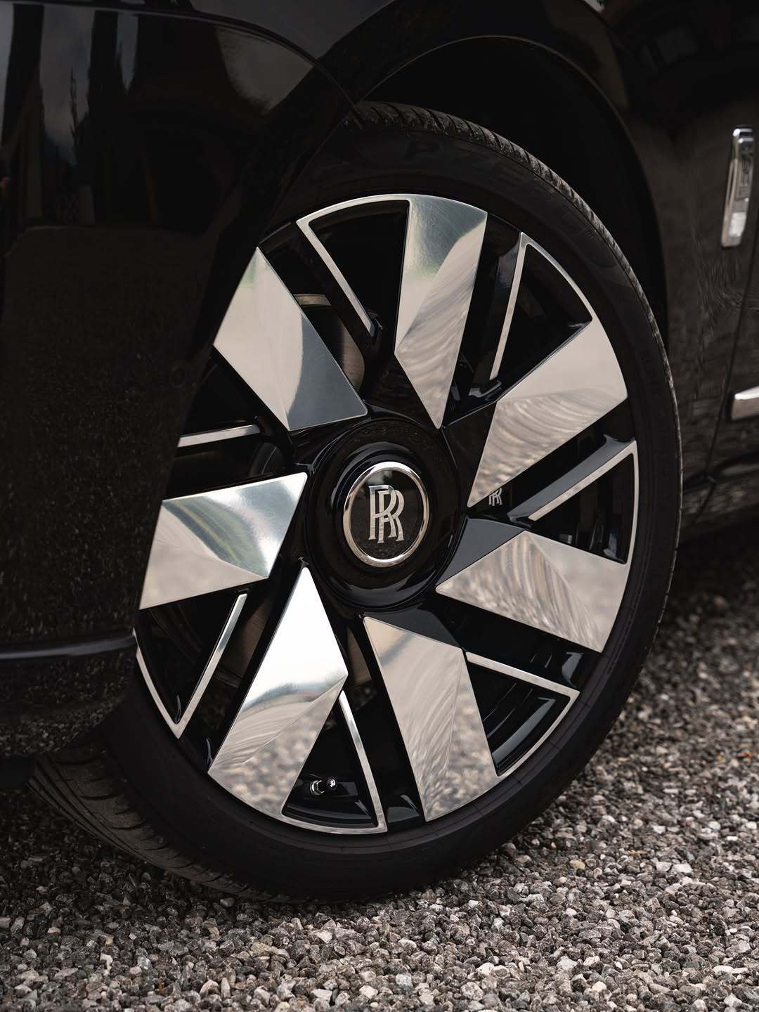 劳斯莱斯 Cullinan Black Badge 