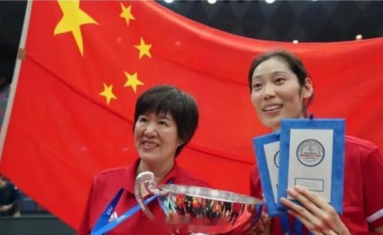 朱婷恭喜郎平获终身成就奖 朱婷更新社媒，祝贺郎平获奖：这是对您把一生献给中国排球