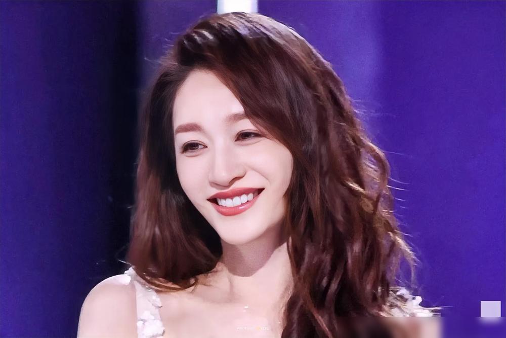 李小冉拿到890票，自己都小声嘀咕：有黑幕吧？
一公还跑调跑到姥姥家，全网等着