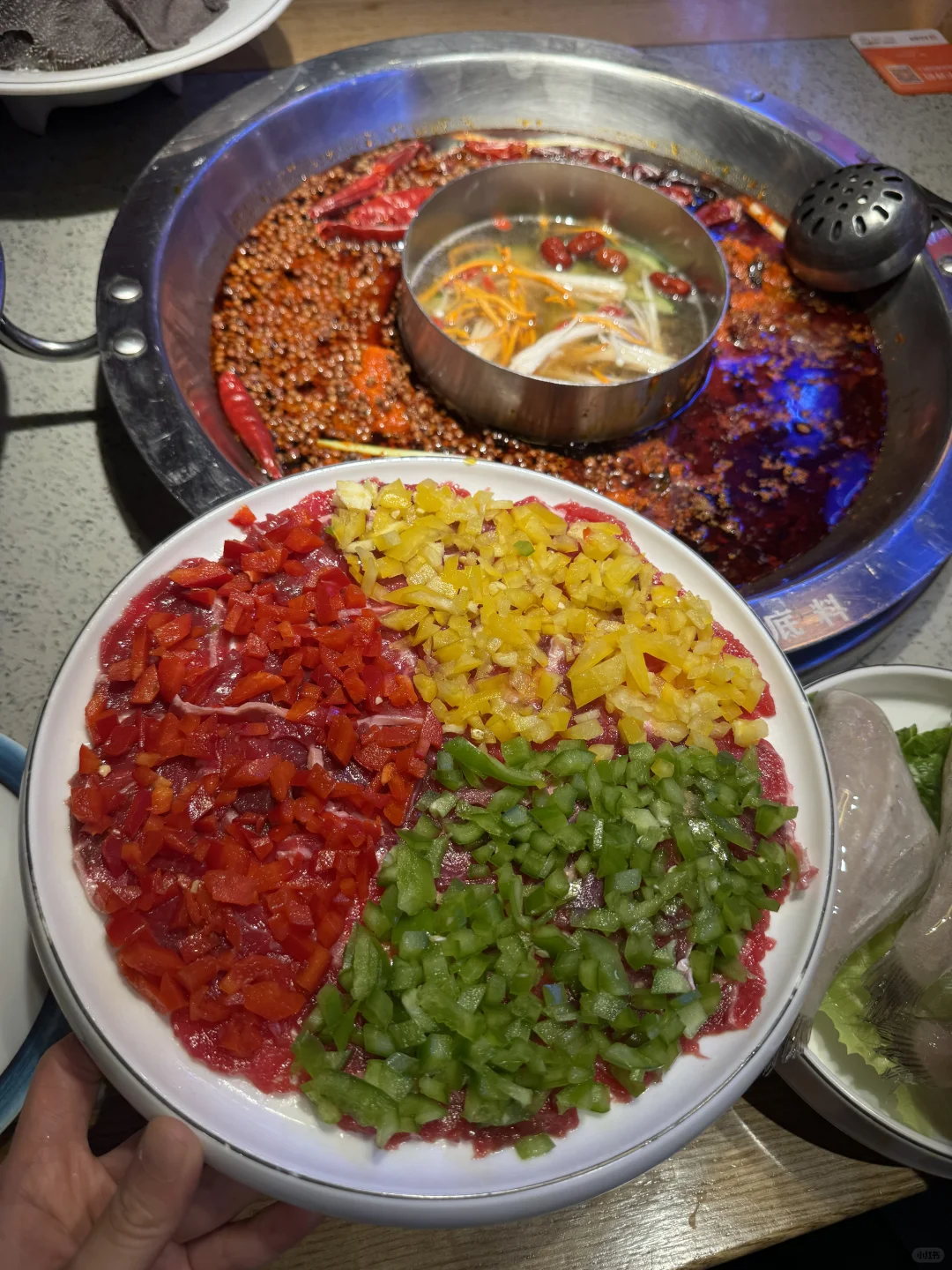在洪崖洞19元就能品尝到地道的重庆老味道