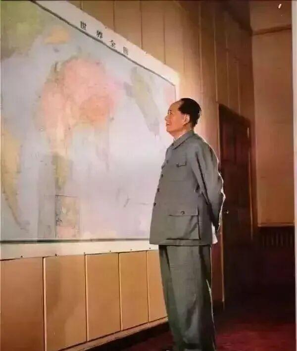 中国人民为何越来越深切缅怀毛泽东？
1949年10月1日，那是一个让亿万中国人挺