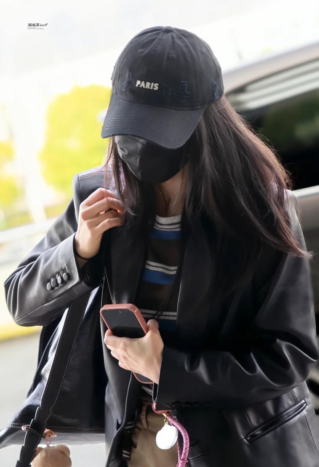 早上坏！
这早上可太坏了🥱😴立刻补觉 @黄梦莹maggie 黄梦莹 机场穿搭