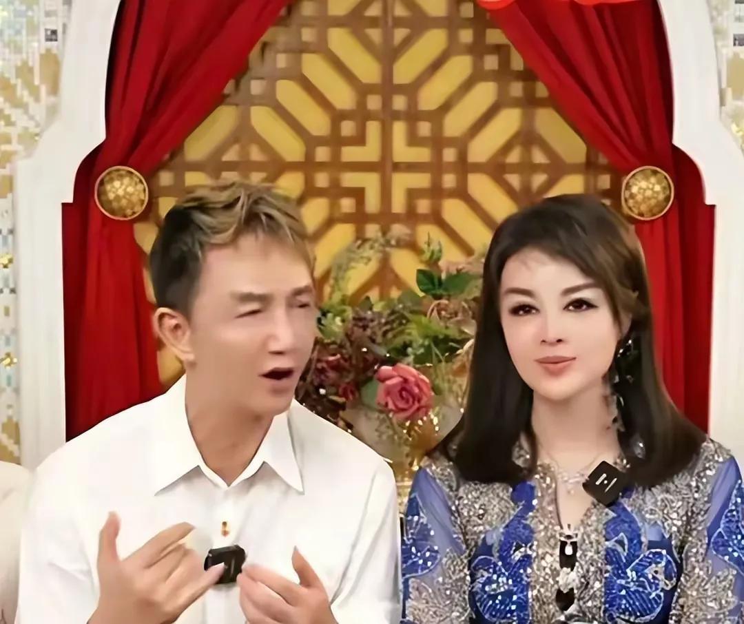 前上海首富周正毅竟然和于文红搅在了一起。
靠着一起炒作，直播带货。
这世道真的是