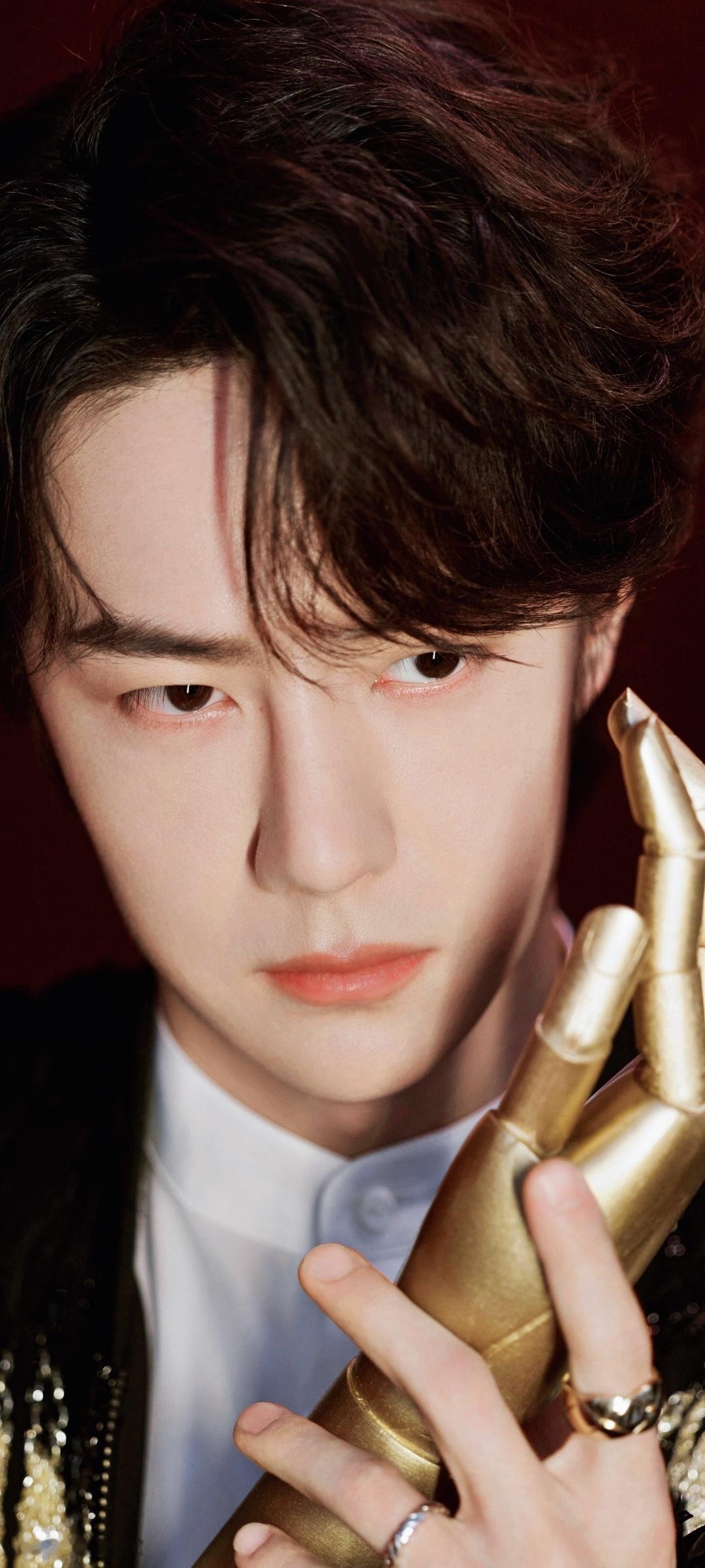 王一博又双叒叕戴双戒了