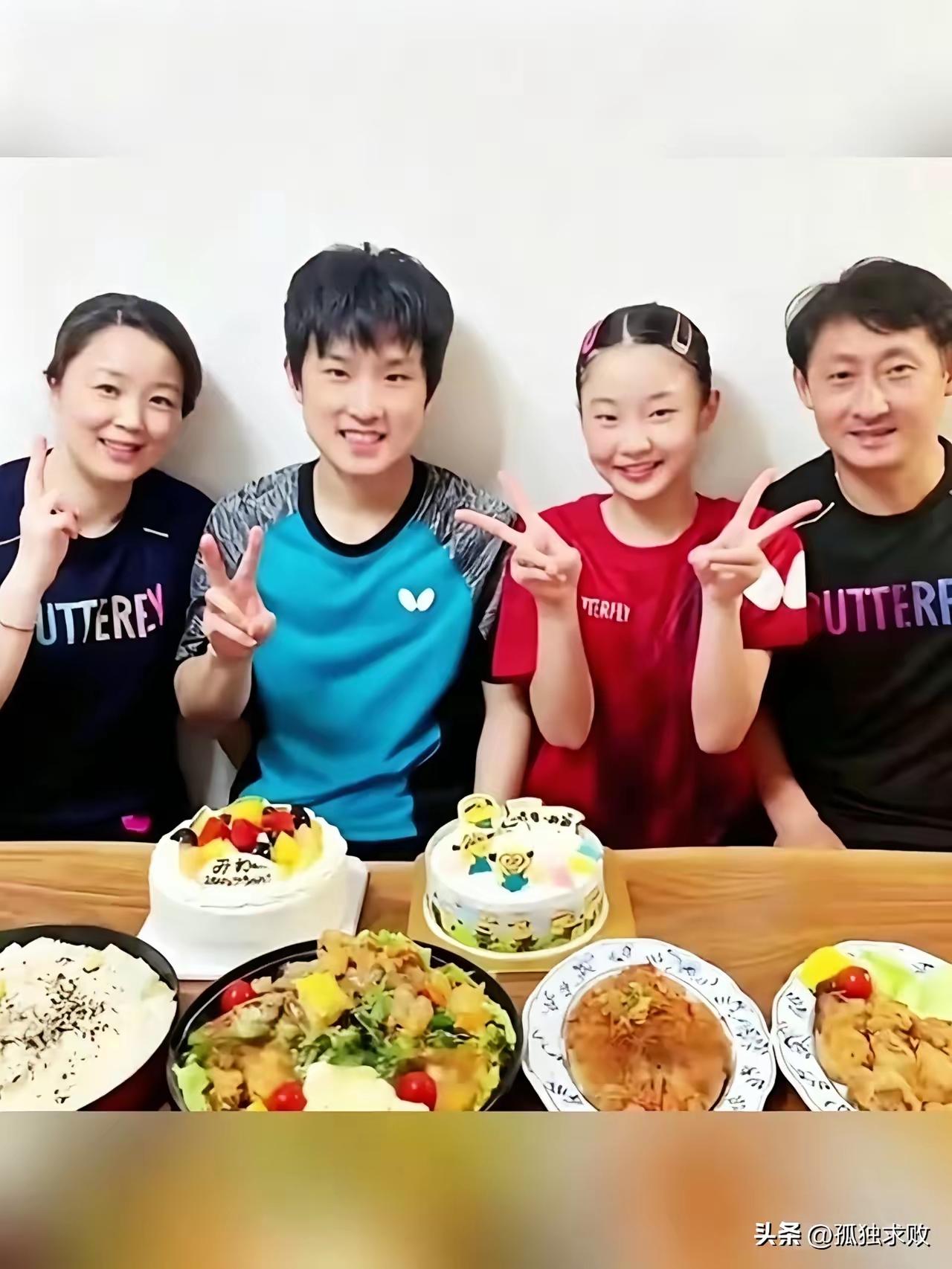 张本美和加油！
女单冠军在向你招手！
女双冠军在向你招手！
混双冠军在向你招手！