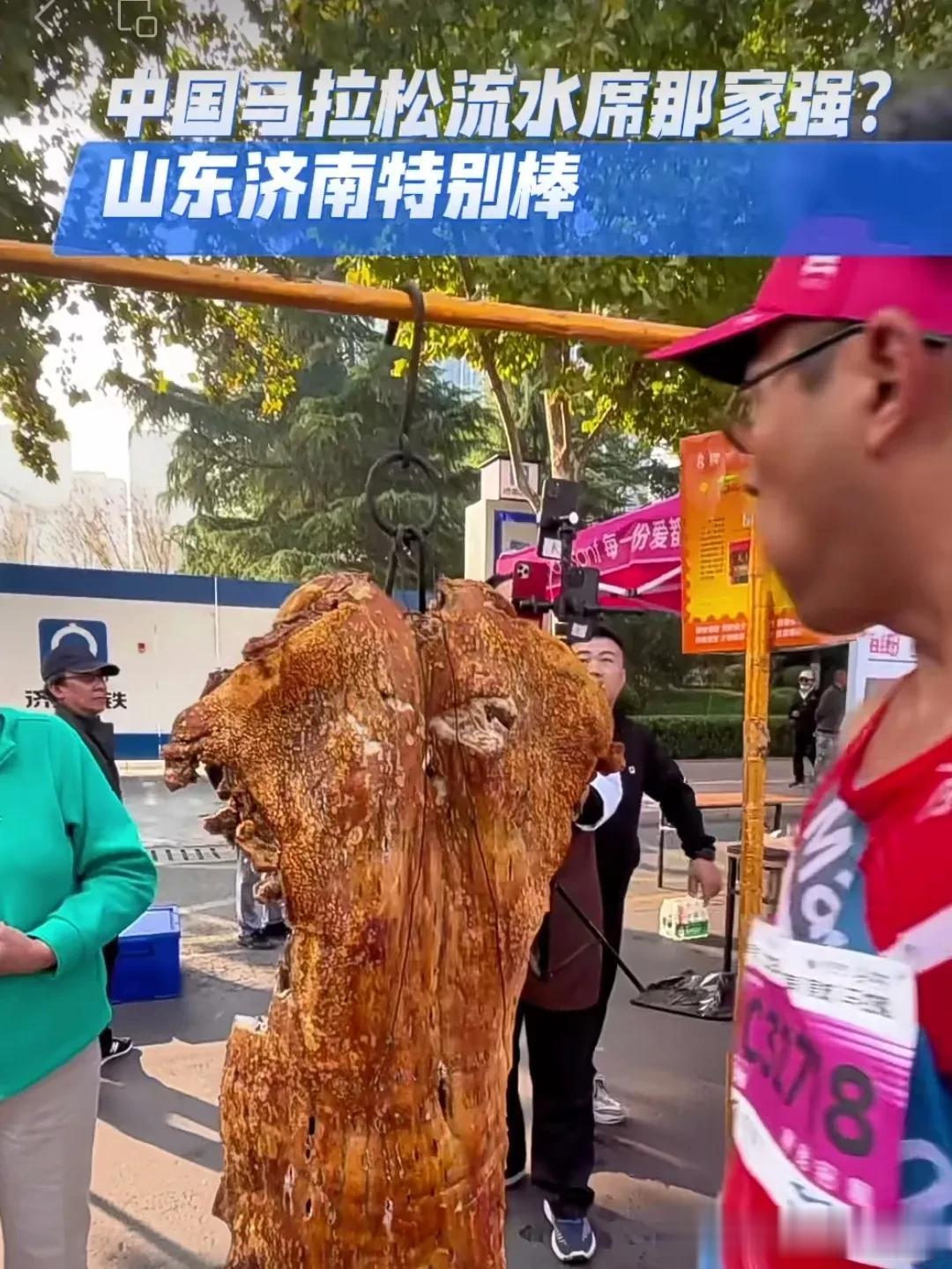 现在国内的某些马拉松赛事要逐渐从体育频道转向娱乐频道了，卷参赛包、完赛包，卷赛道