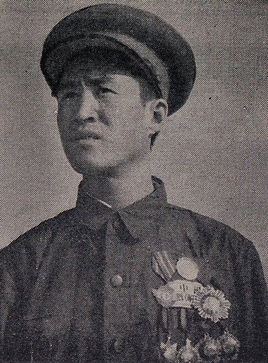 鲍仁川，山东莱阳人，全国战斗英雄，1923年出生，1941年参加八路军，1942