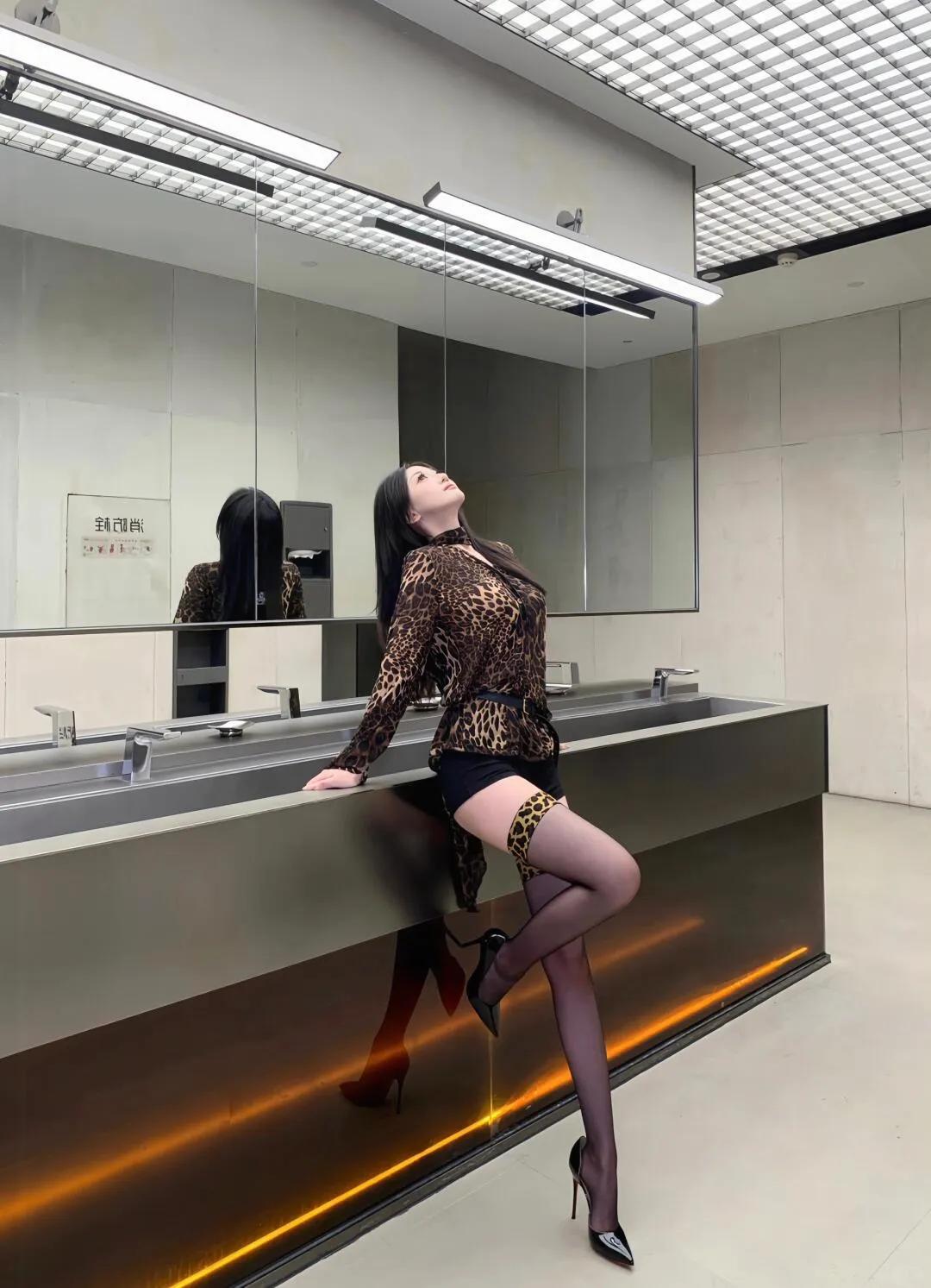 今天是“杂志感”女孩📖