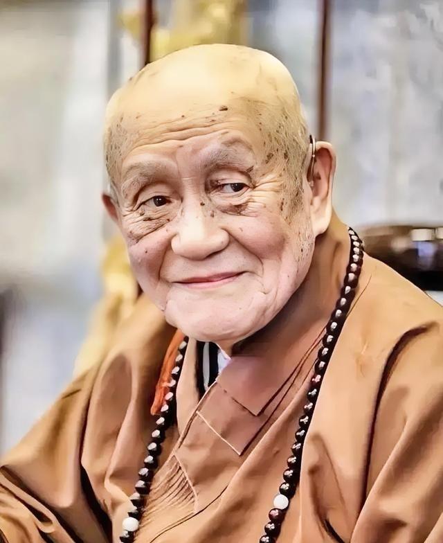 佛门高僧曾言：“凡眼看人间，尽是名利；天眼观世事，仍在轮回；法眼察万象，处处因果