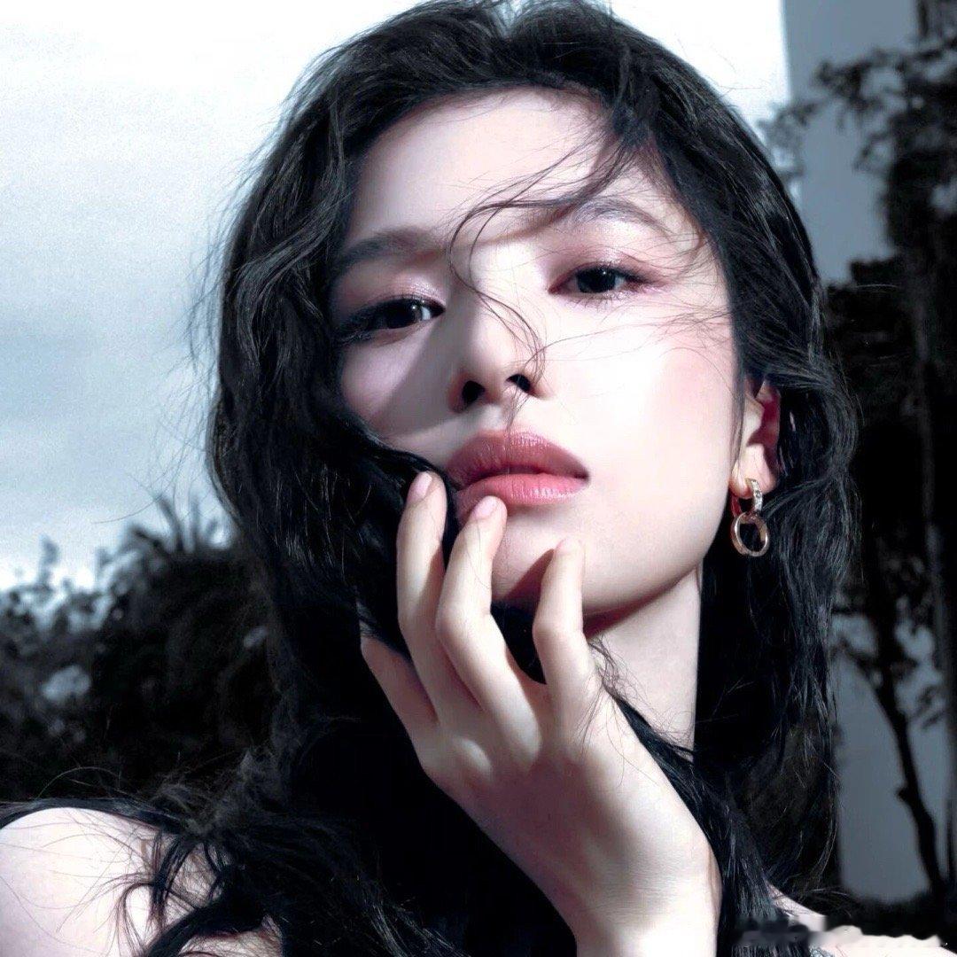 🍉《致我那菜市场的白月光》男女主暂定张婧仪、陈靖可搭档，预计11月开机，这门亲