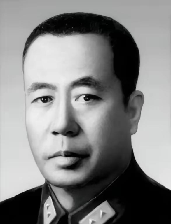 1949年，潜伏在台湾的陈宝仓意识到身份早晚会暴露，为了消除后顾之忧，他将妻子和