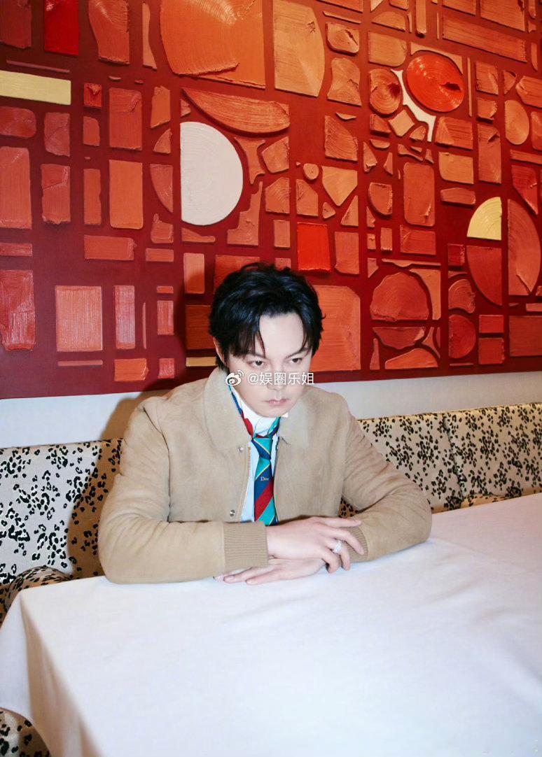 内娱活人感第一名👍对于这种人根本不用客气，不喜欢干嘛进来人家的直播间，还非要刷