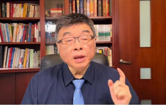 台湾时事评论员邱毅：这两天，突然在岛内的媒体圈流出一份神秘的名单。
 
最近台湾