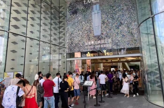 今天下午，和一位在日本的朋友聊天，他说了两个实情，情况真挺严峻了！一个是去日本的