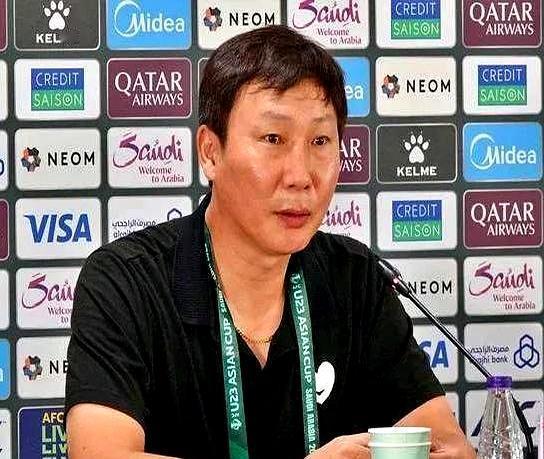 今晚23:30，吉达，盾与矛正面硬刚。
 
中国U23，四场零封，李昊24次扑救