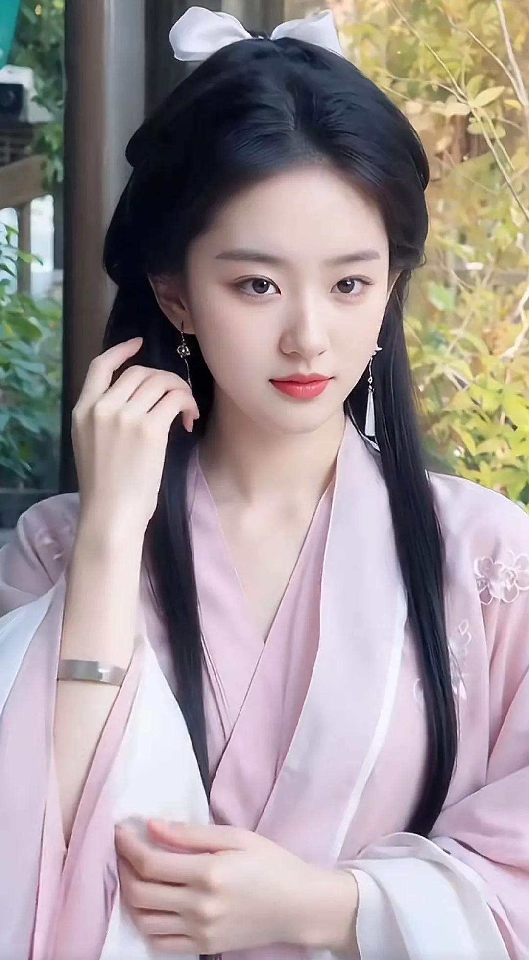 戚氏•愁绪（男方）
　　
　　 晚秋街，牖外疏雨洒空阶。点滴黄昏，隔听愁绪入心怀