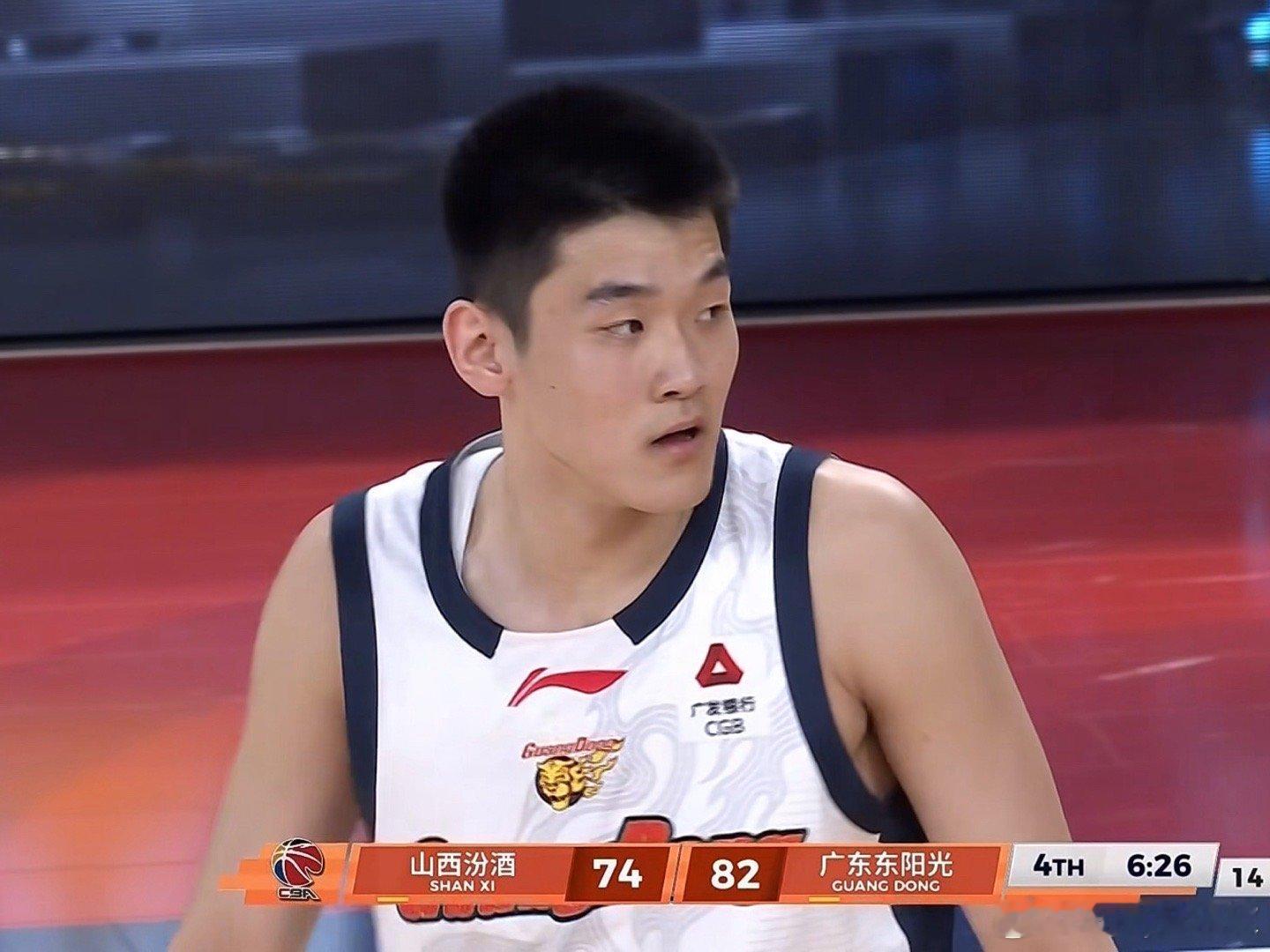 这小子在篮板球方面真能搅和山西男篮vs广东男篮