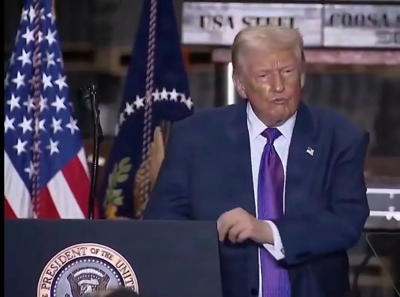 美国总统老特在乔治亚州罗马市发表演讲时说：“记得我说过，会有人跑来对我说：‘总统