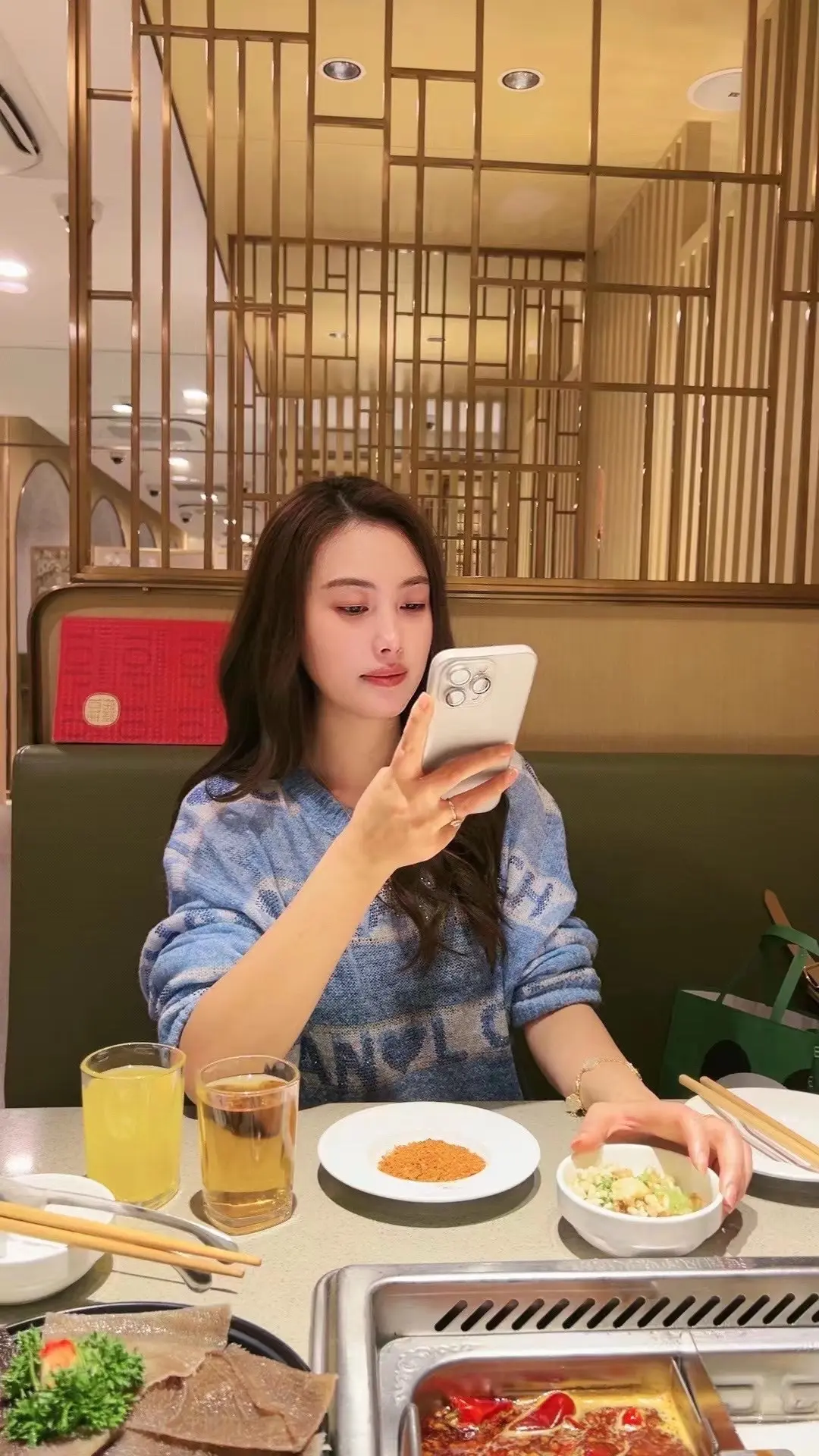 或许会焦虑 或许会不知所措 但我想说前路漫漫 决定好的 坚定就好了.