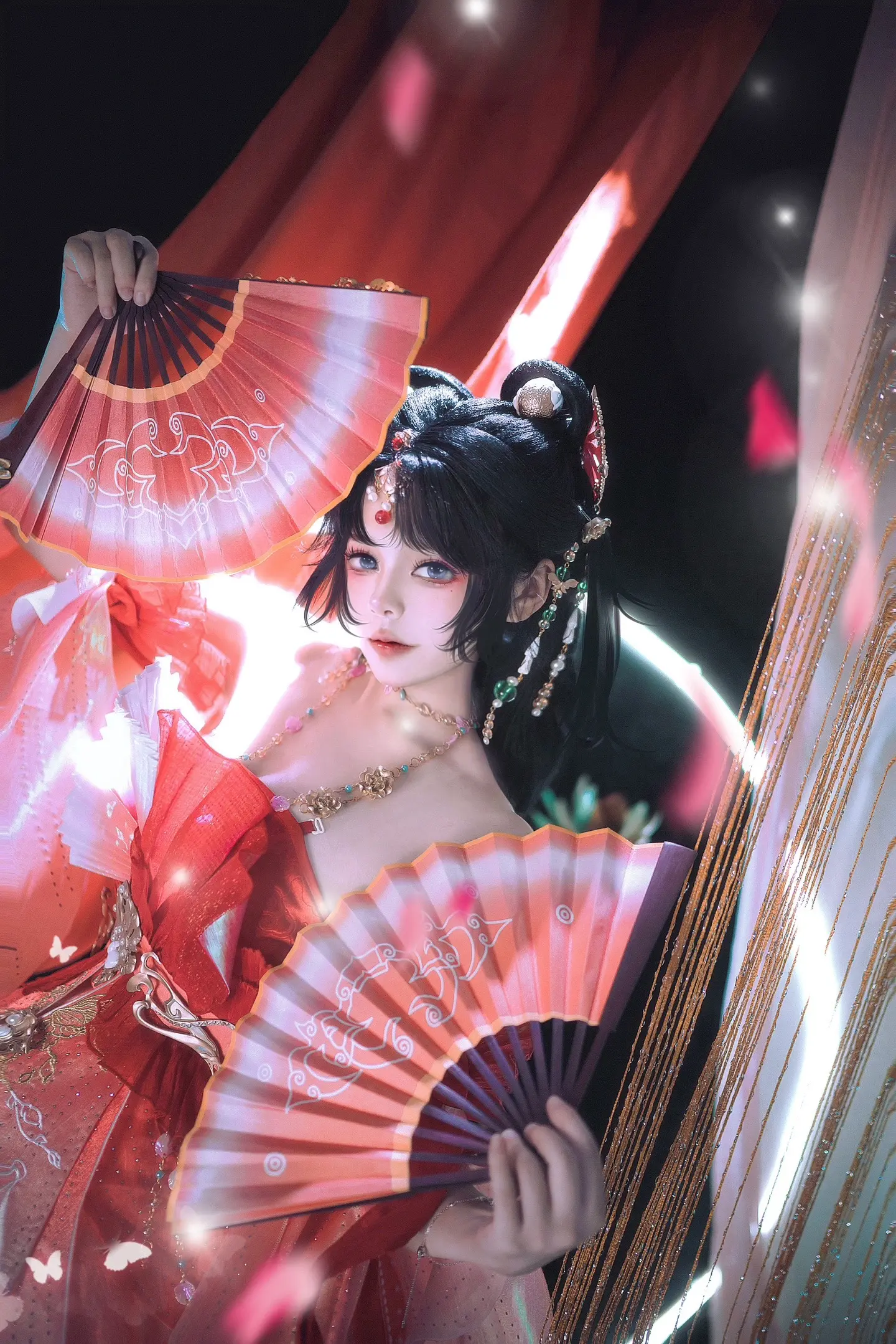 玩剑三快十年了，有不懂的可以问我^_^七秀