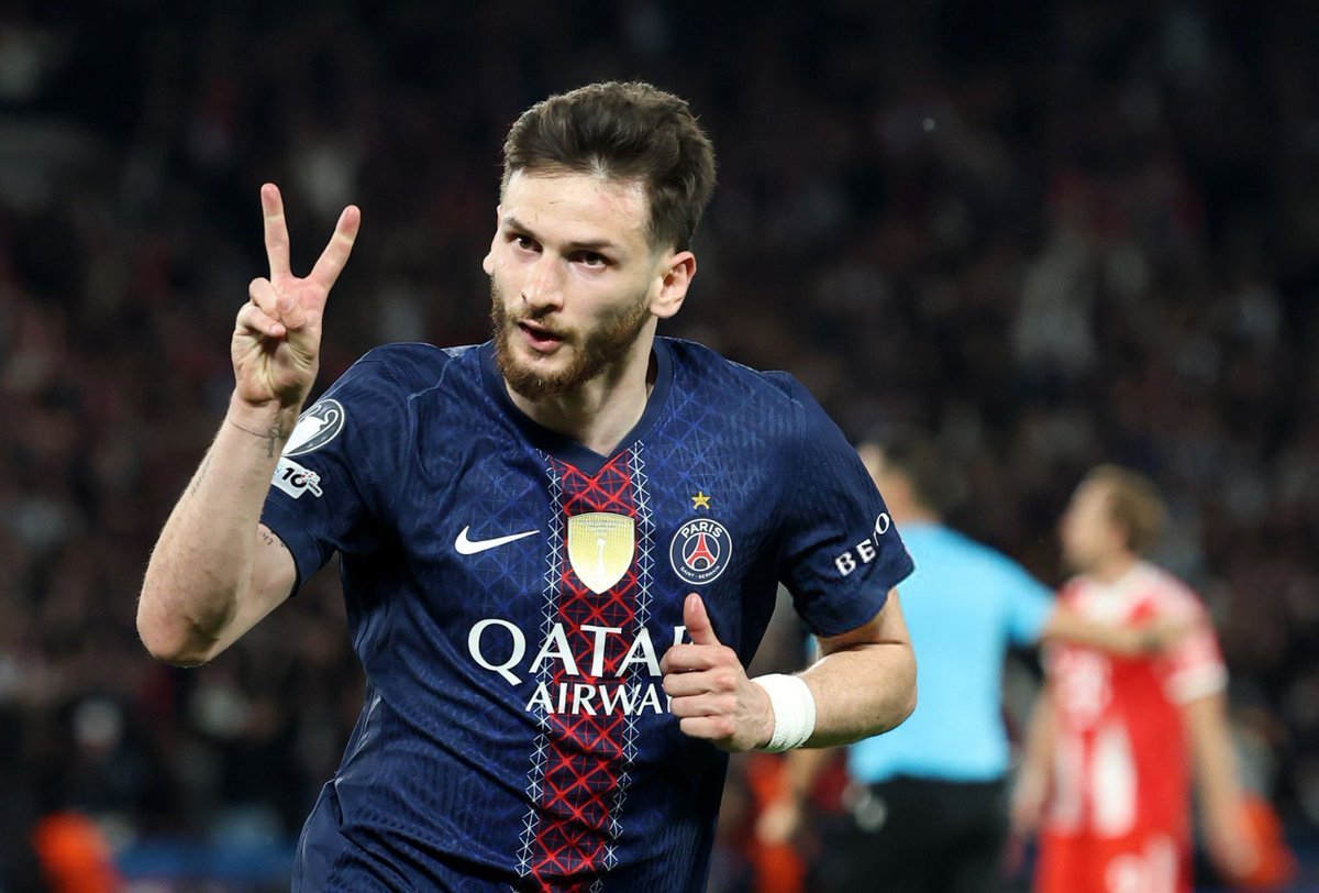 巴黎圣日耳曼5比4拜仁Khvicha Kvaratskhelia 