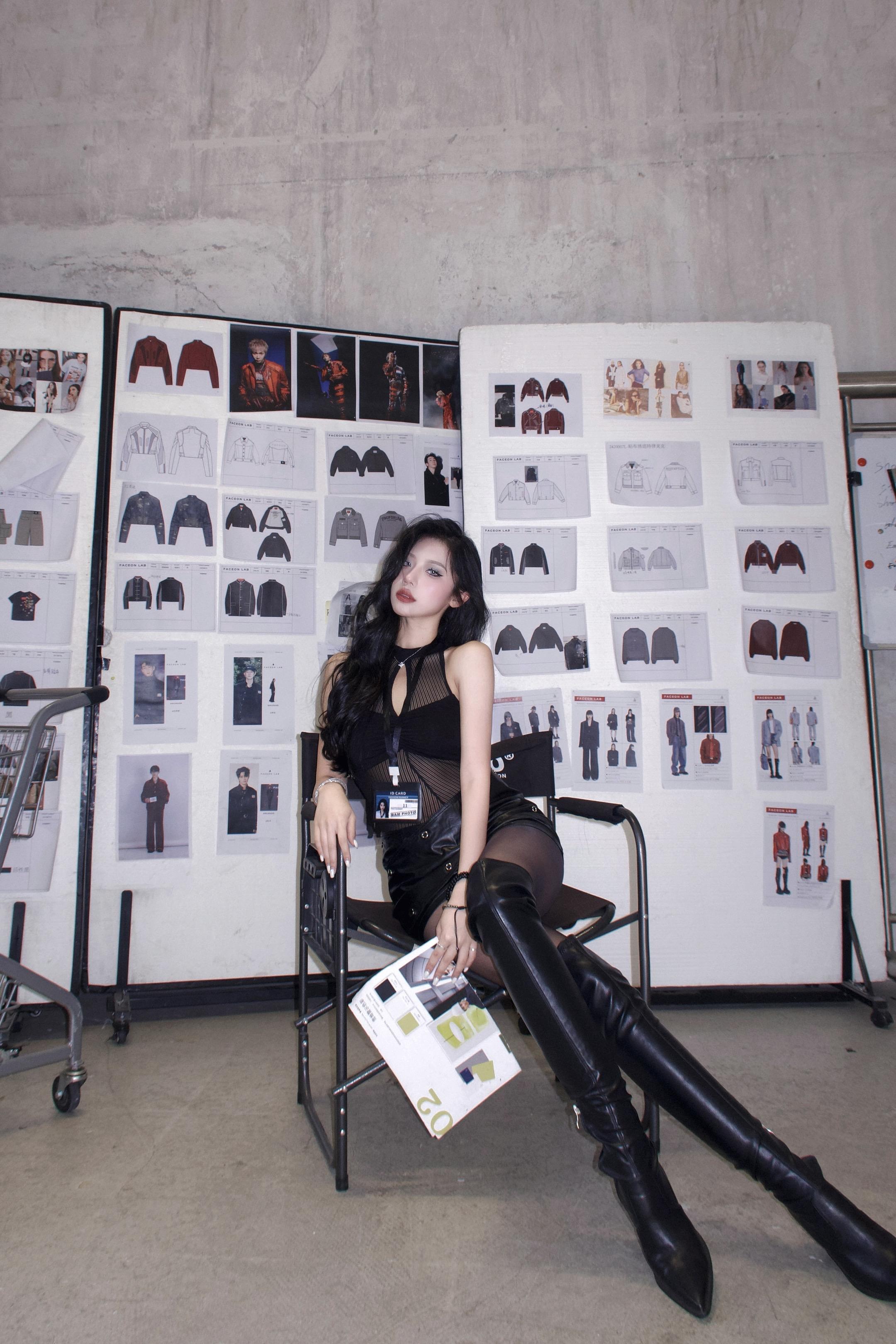 你说我的手好小   我说打你脸刚刚好