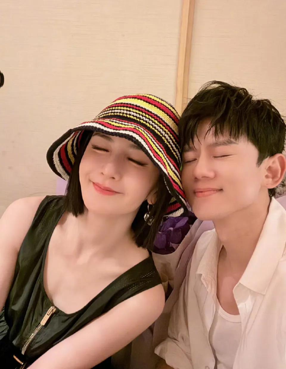 张杰谢娜结婚已经14周年了！
他们曾经在最难的时候
都跟何炅说过要分手，
张杰说