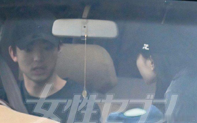 曝伊藤健太郎新恋情 日媒曝出重磅恋情消息，伊藤健太郎与出口夏希被拍到甜蜜同居共度