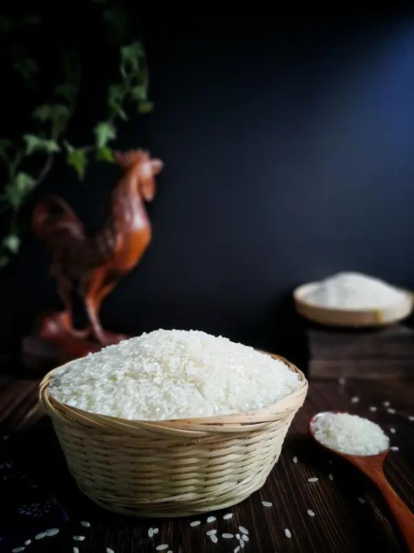 年终大扫除，能收到惊喜。阳台旮旯不知放的什么，趁着过年理一理，意思意思。没想翻出