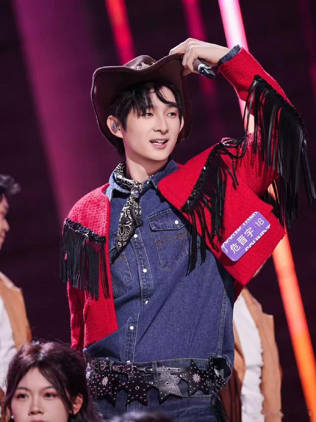 黄霄雲给学弟开小灶声鸣远扬黄霄雲毫不吝啬分享舞台经验！给学弟危晋宇专属开小灶 