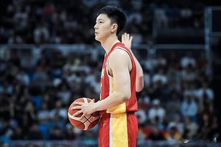 胡明轩需要更多的时间去调整。

2026男篮亚运会，中国男篮收获两连胜，可胡明轩