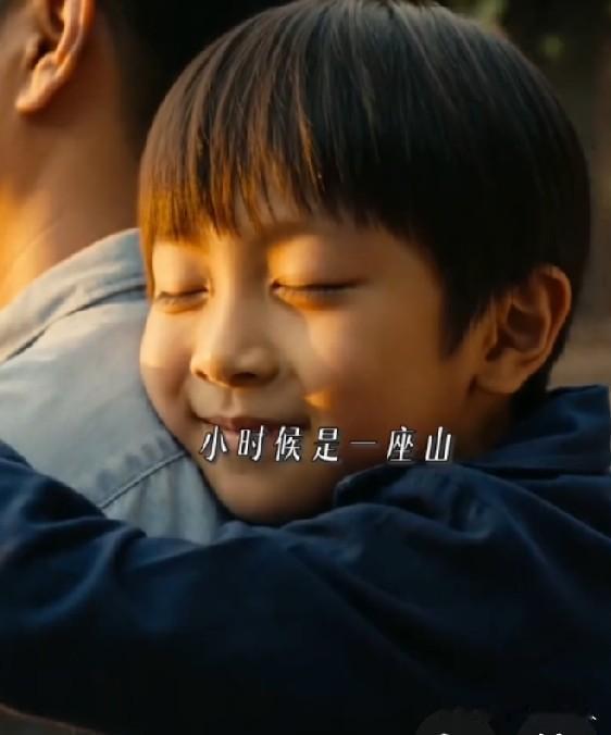 自从读了朱自清的《背影》，我才懂得父亲是下一代的伟岸，父亲是孩子靠山。父亲不嫌孩